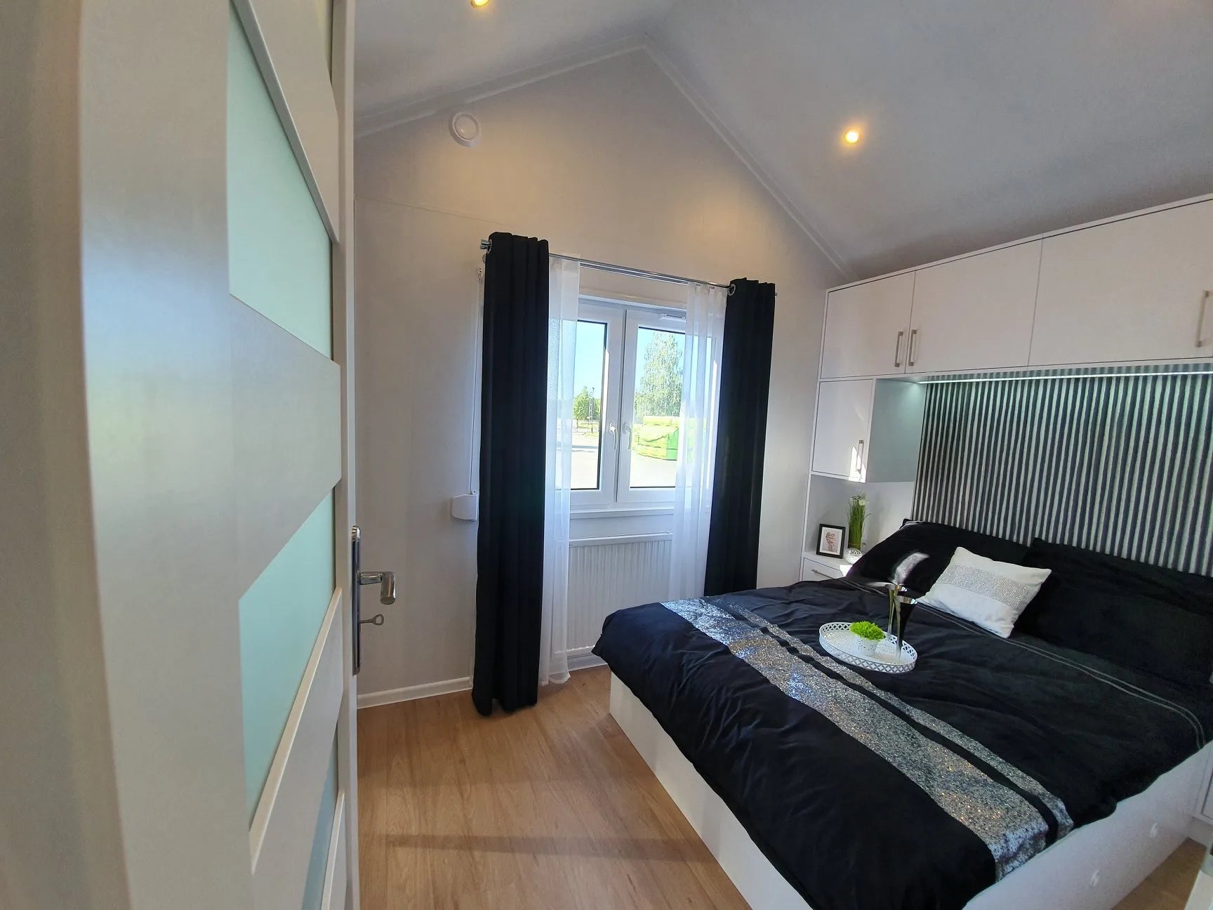 Casa móvil moderna – Dimensiones 12×4 m