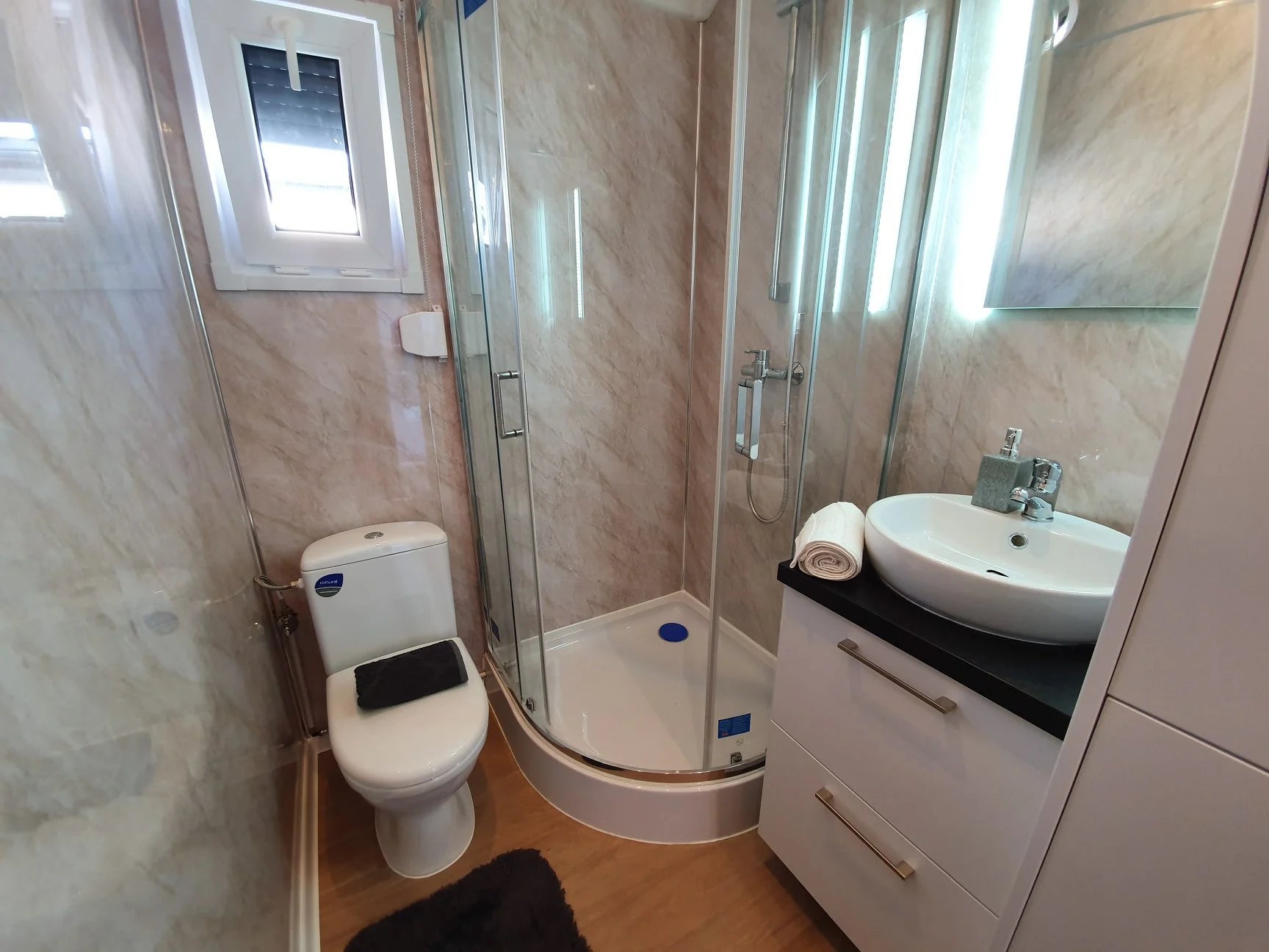 Casa móvil moderna – Dimensiones 12×4 m