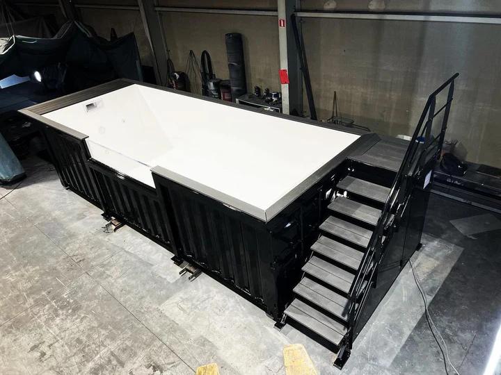 Piscina contenedor negro de 6m