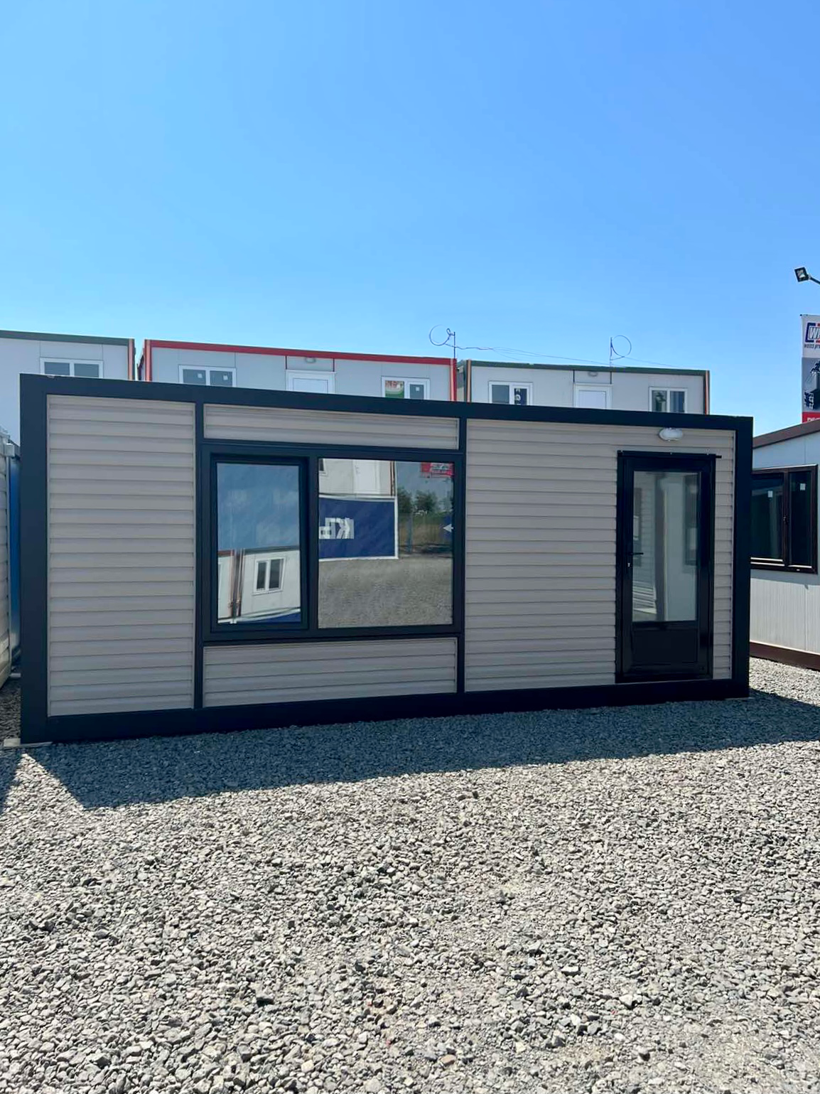 Mini Container House 18 m² – Solución habitacional completa con baño