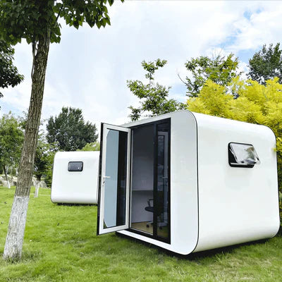 Petit Cube Palo prefabricado con inodoro – 10 pies