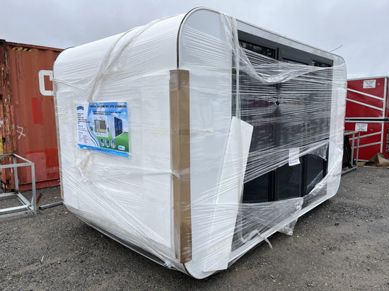 Petit Cube Palo prefabricado con inodoro – 13 pies