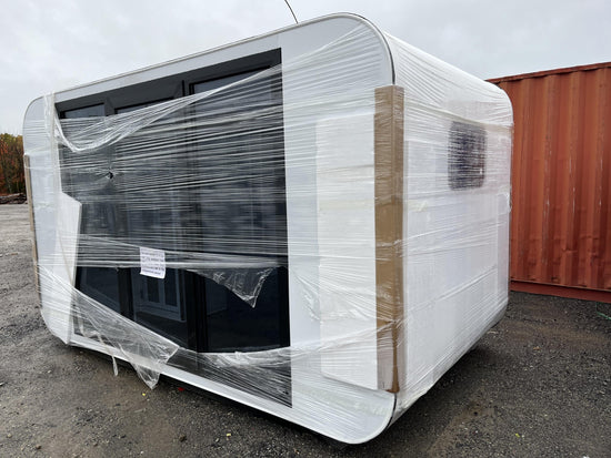 Petit Cube Palo prefabricado con inodoro – 13 pies