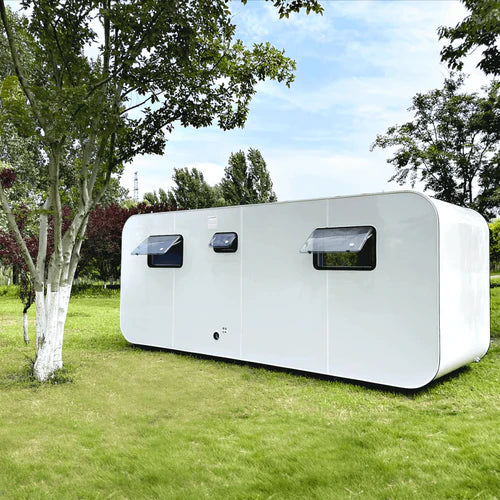 Petit Cube Palo prefabricado con inodoro – 20 pies