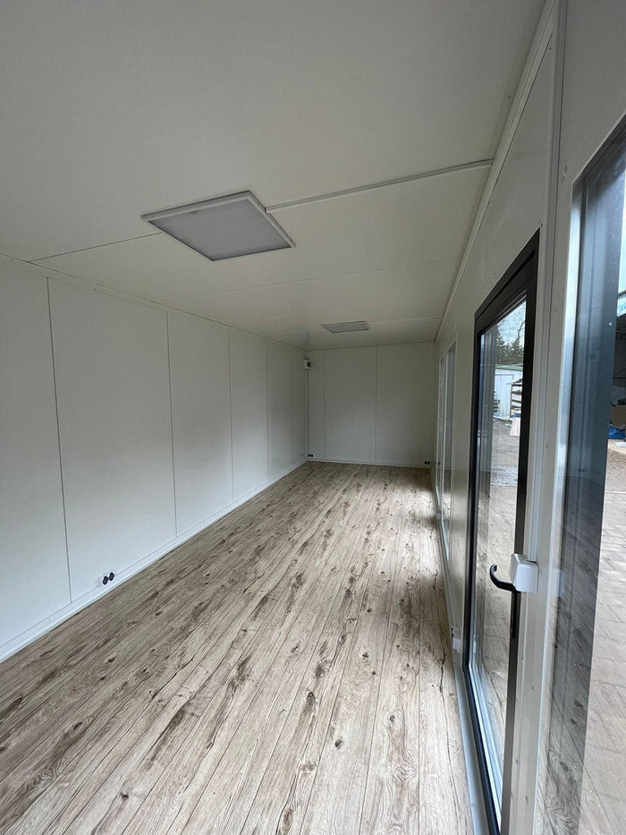 Contenedor de oficina 8x3mt · Ref. SC-6412361 Nuevo