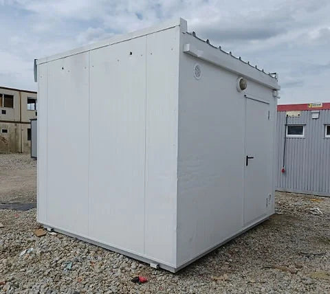 Contenedor Comercial 300×350 Con Persianas Frontales Divididas